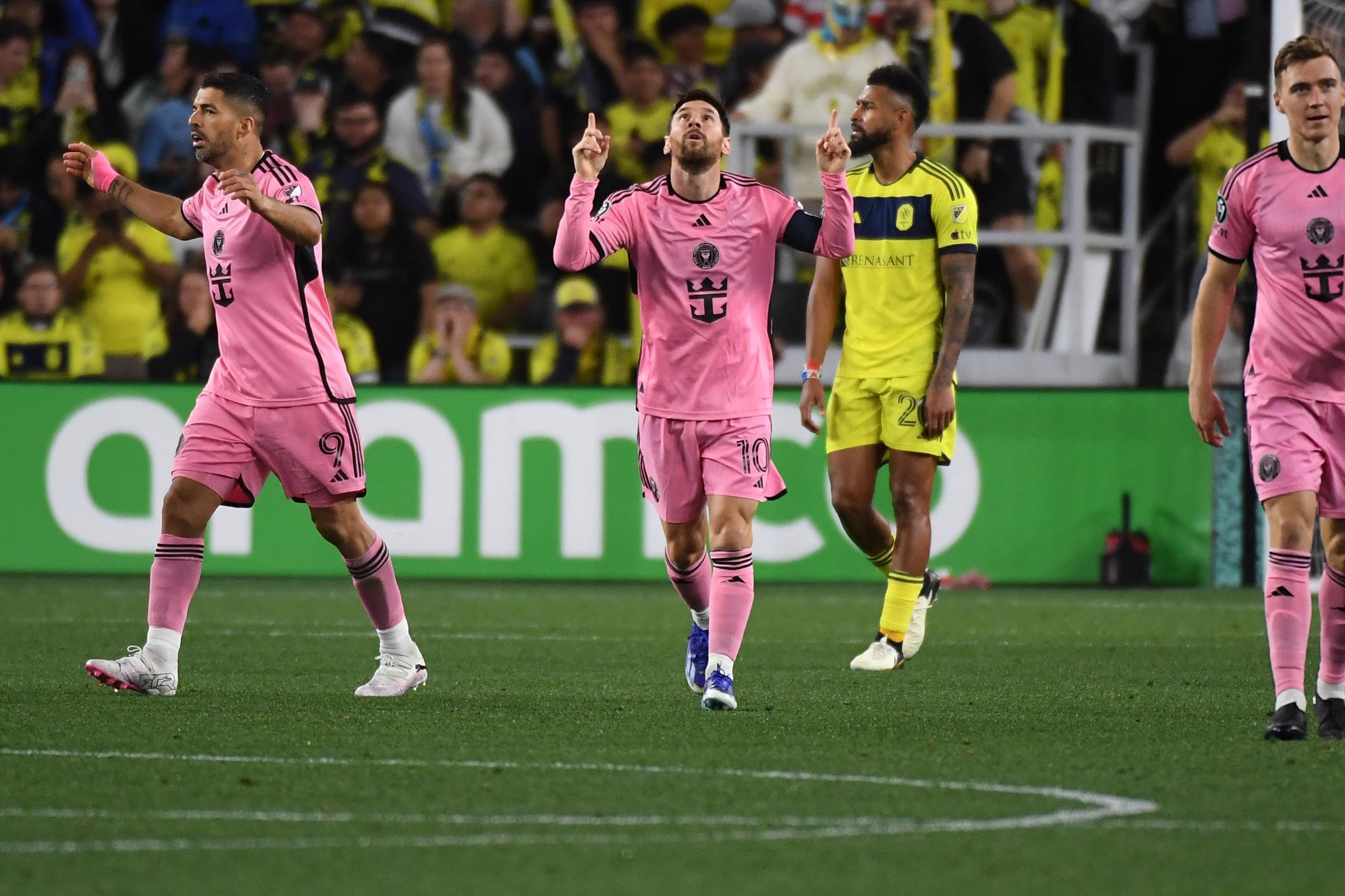 爱游戏官网-关于梅西重要时刻重返赛场，塞尔维亚队带队取胜！赛场气氛高涨的信息