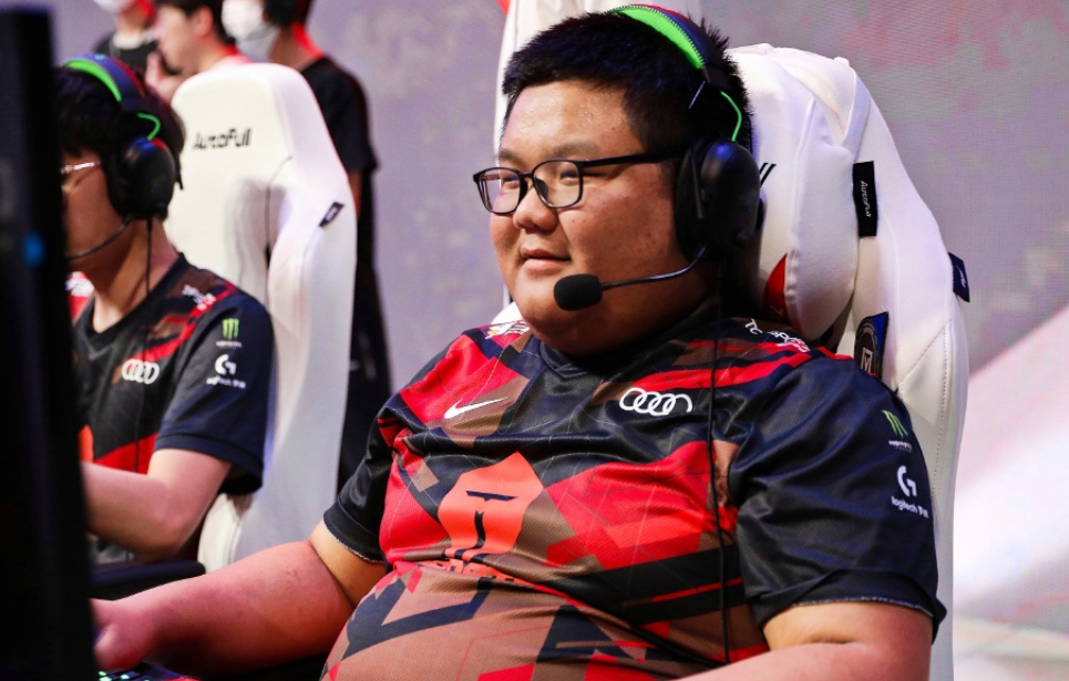 爱游戏-包含Karsa重返赛场，表现优异首场状态出色，G2观众沸腾！赛场气氛高涨的词条